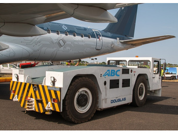 Douglas DC4H - Pushback tractor: picture 2