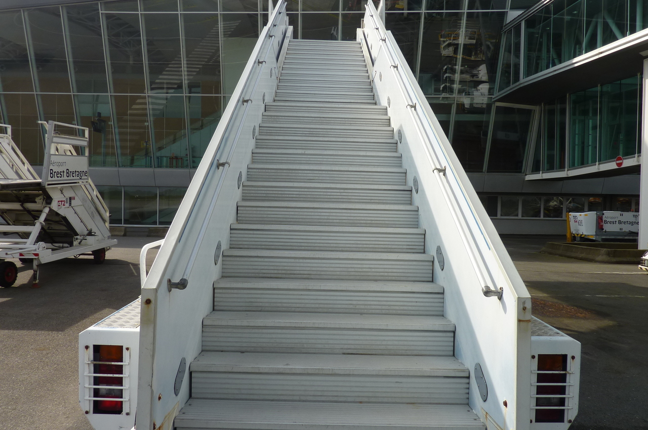 Passenger stairs SOVAM Passenger Stairs 1.9 SPS: picture 6