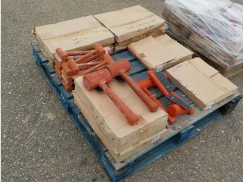Garage equipment Unused Pallet of Assorted Anti Rebound Hammers 4LB, 3LB, 2LB, 0.5LB (Approx. 90pcs) / Martillos Anti Rebote: picture 1