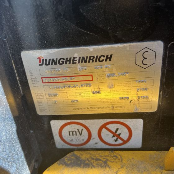 Reach truck Jungheinrich ETVQA25: picture 11