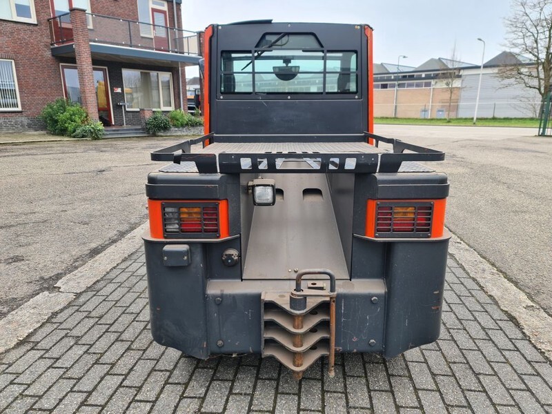 Tow tractor Linde P / 250: picture 10