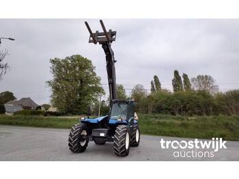 Telescopic handler New Holland LM 435 A: picture 1