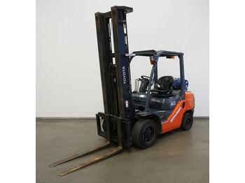 LPG forklift Toyota 02-8FGF30: picture 1