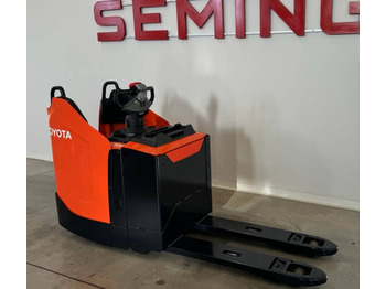 Toyota 10545 LPE200  - Pallet truck: picture 1
