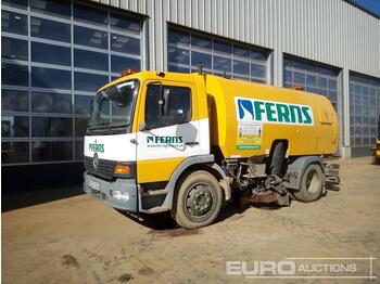 Road sweeper 2003 Mercedes 4x2 Road Sweeper, Reverse Camera, Manual Gear Box: picture 1