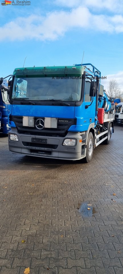 Vacuum truck Mercedes-Benz Actros  2541 (6x2)OM 501 LA: picture 7