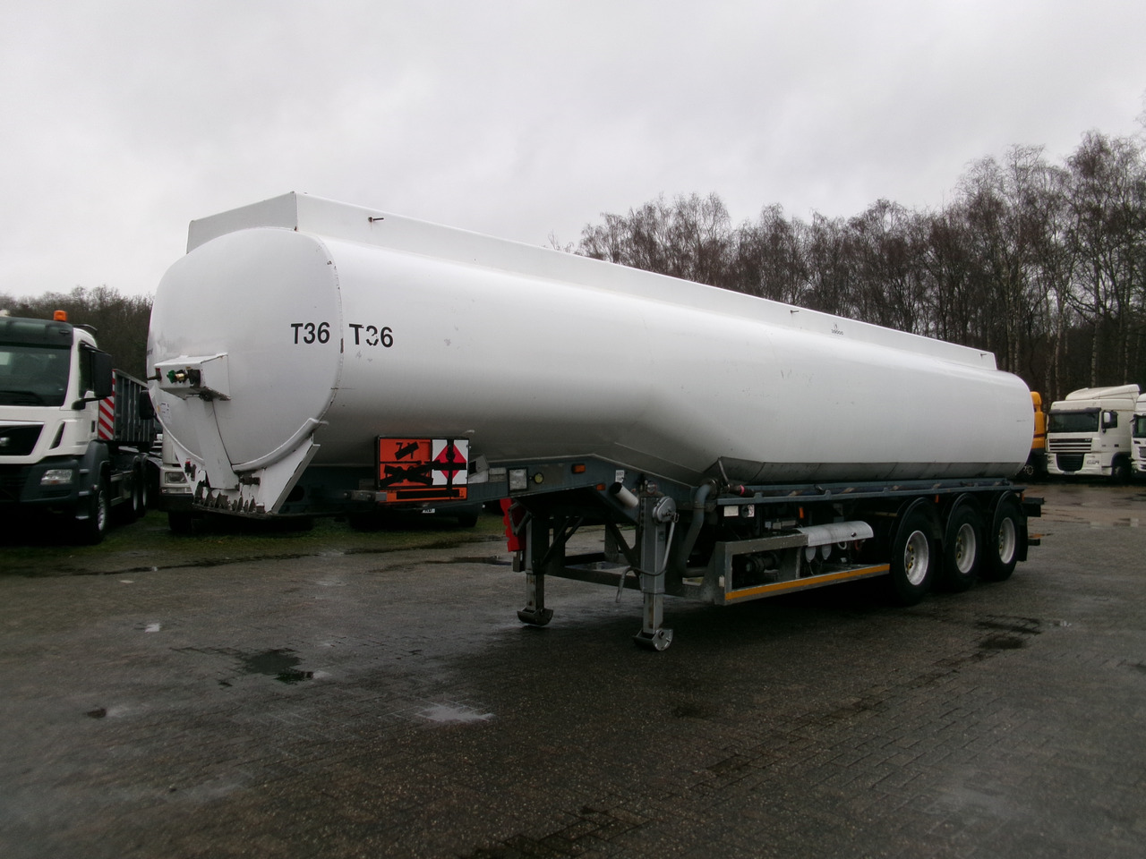 Crane Fruehauf Fuel tank alu 39 m3 / 1 comp + pump leasing Crane Fruehauf Fuel tank alu 39 m3 / 1 comp + pump: picture 1