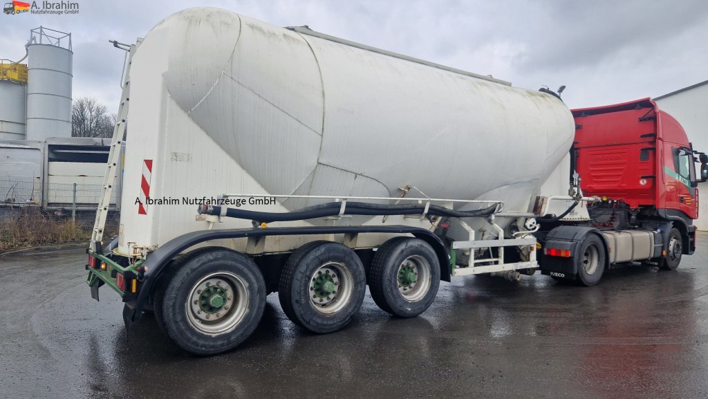 Tanker semi-trailer Köhler STF 25D Silo 33 cbm, Zustand gut: picture 13