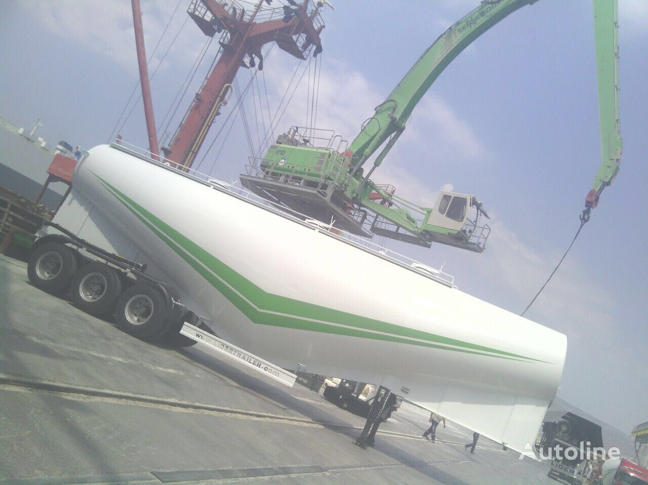 New Tanker semi-trailer for transportation of cement LIDER 2024 NEW 80 TONS CAPACITY FROM MANUFACTURER READY IN STOCK: picture 4