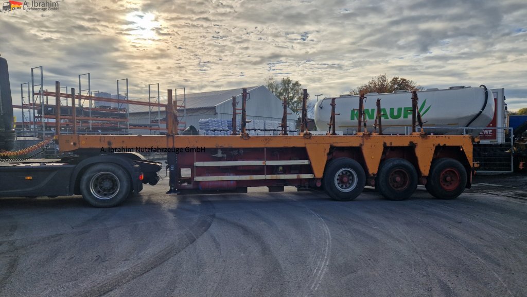Low loader semi-trailer for transportation of heavy machinery Langendorf SGL Innenlader  Innenlader: picture 2