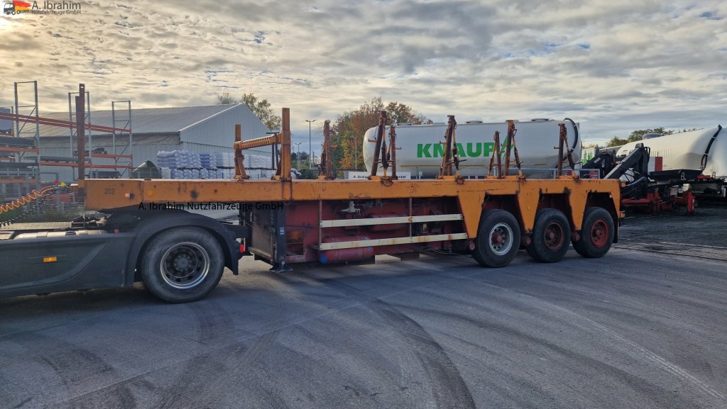 Low loader semi-trailer for transportation of heavy machinery Langendorf SGL Innenlader  Innenlader: picture 14