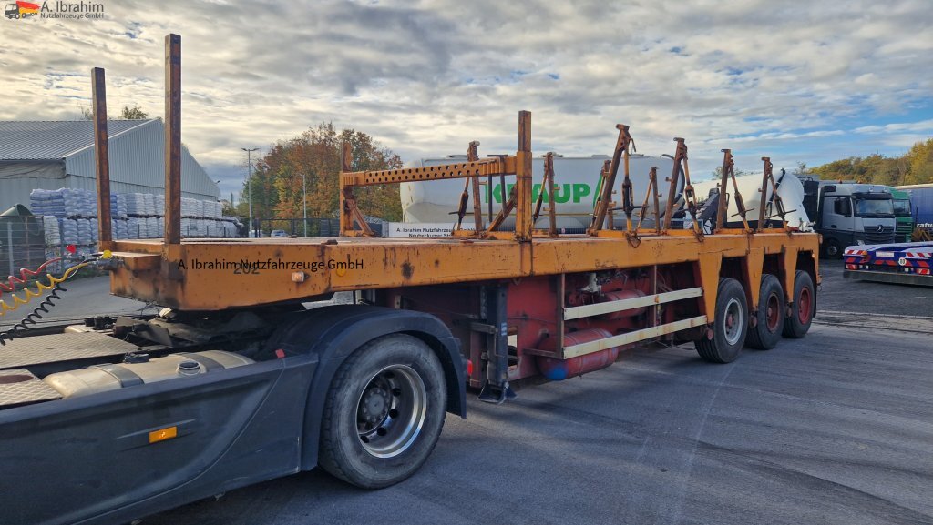 Low loader semi-trailer for transportation of heavy machinery Langendorf SGL Innenlader  Innenlader: picture 11