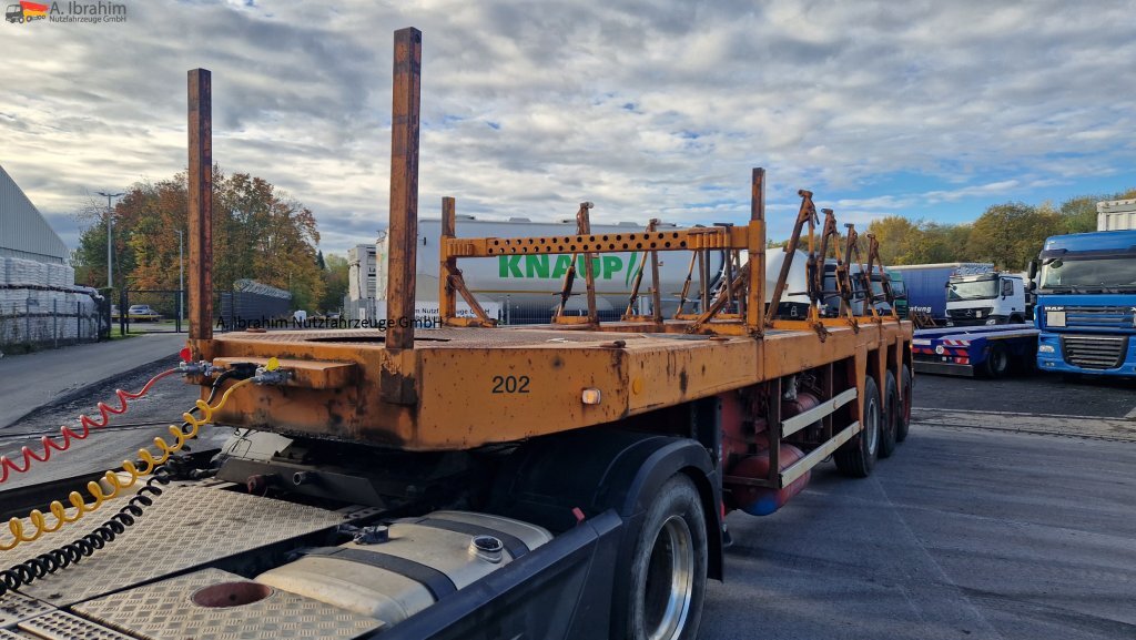 Low loader semi-trailer for transportation of heavy machinery Langendorf SGL Innenlader  Innenlader: picture 9