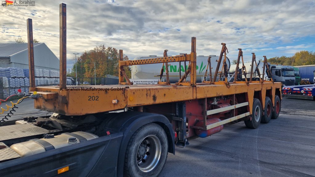 Low loader semi-trailer for transportation of heavy machinery Langendorf SGL Innenlader  Innenlader: picture 10