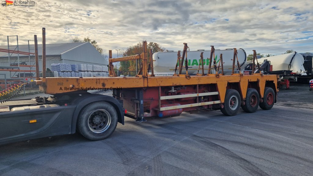 Low loader semi-trailer for transportation of heavy machinery Langendorf SGL Innenlader  Innenlader: picture 13