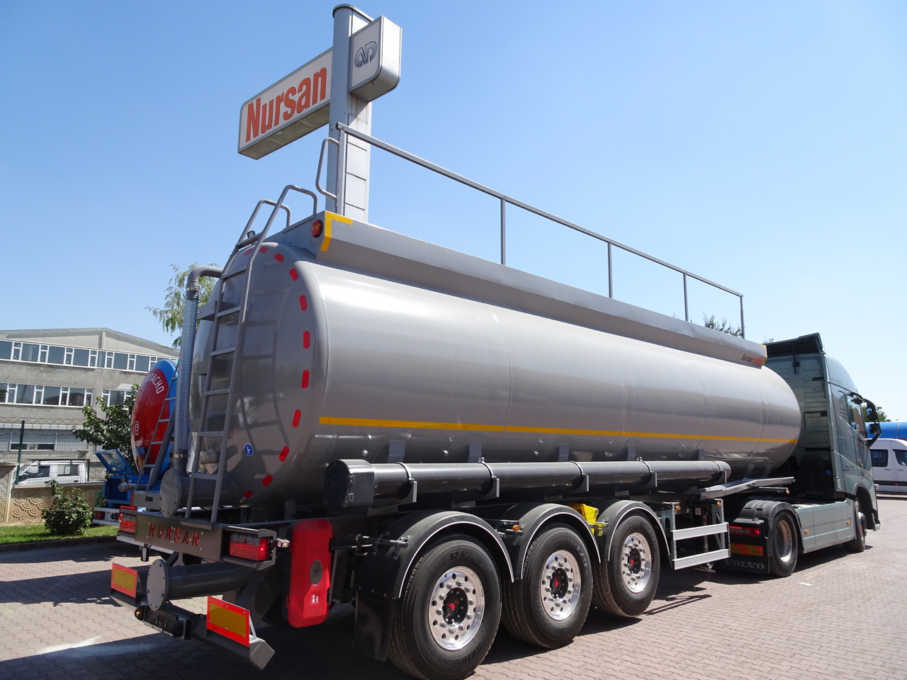 New Tanker semi-trailer for transportation of chemicals NURSAN Slurry Tanker: picture 3
