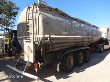 Tanker semi-trailer for transportation of fuel TRAILOR Fuel 40000 liters accident: picture 1