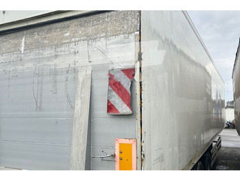 Closed box semi-trailer HANGLER