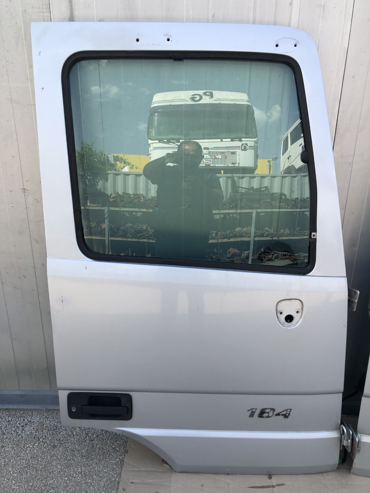 Door and parts for Truck DOOR ACTROS MP2-3 LEFT AND RIGHT MEGA SPACE CAB: picture 9