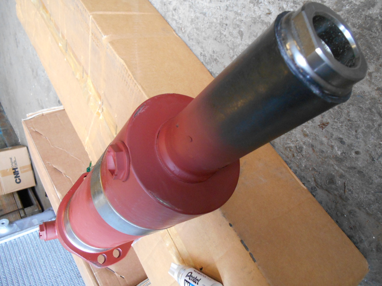New Hydraulic cylinder for Construction machinery New Holland Kobelco 71477133 -: picture 4