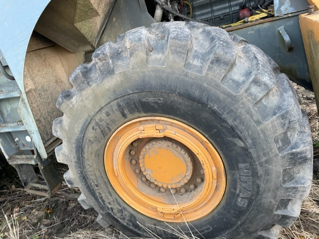 Wheel and tire package for Construction machinery Opona Felga koło 26,5-25 EM Mitas Liebherr L564 L574: picture 4