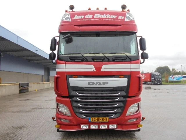 Tractor unit DAF XF 460 SUPER SPACE: picture 2