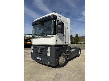 Tractor unit RENAULT Magnum 520