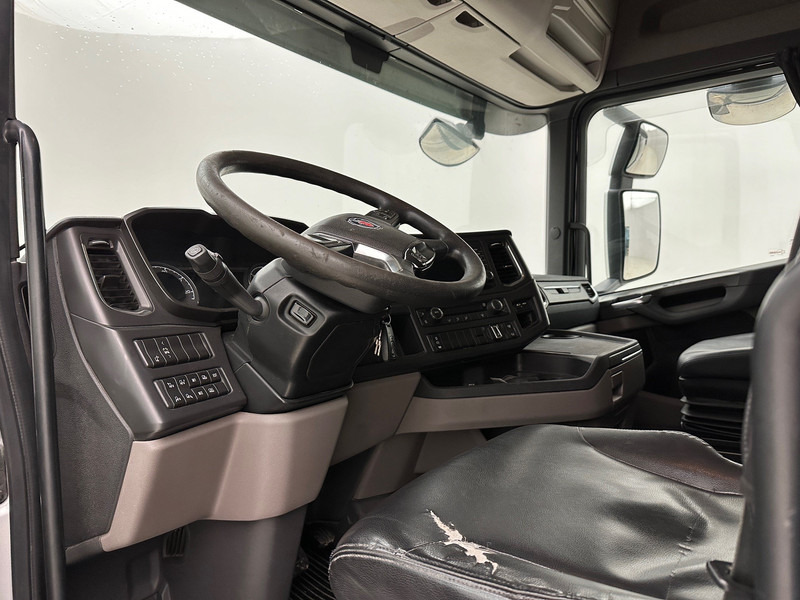 Tractor unit Scania S500: picture 8