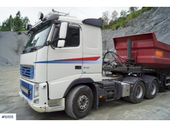 Tractor unit Volvo FH12: picture 1