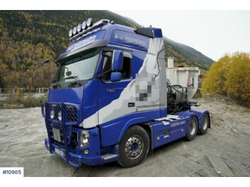 Tractor unit Volvo FH750: picture 1