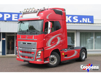 Tractor unit VOLVO FH16 650