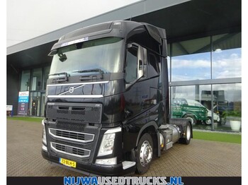 Tractor unit Volvo FH 420 LNG ACC + LDWS Globetrotter 4X2: picture 1