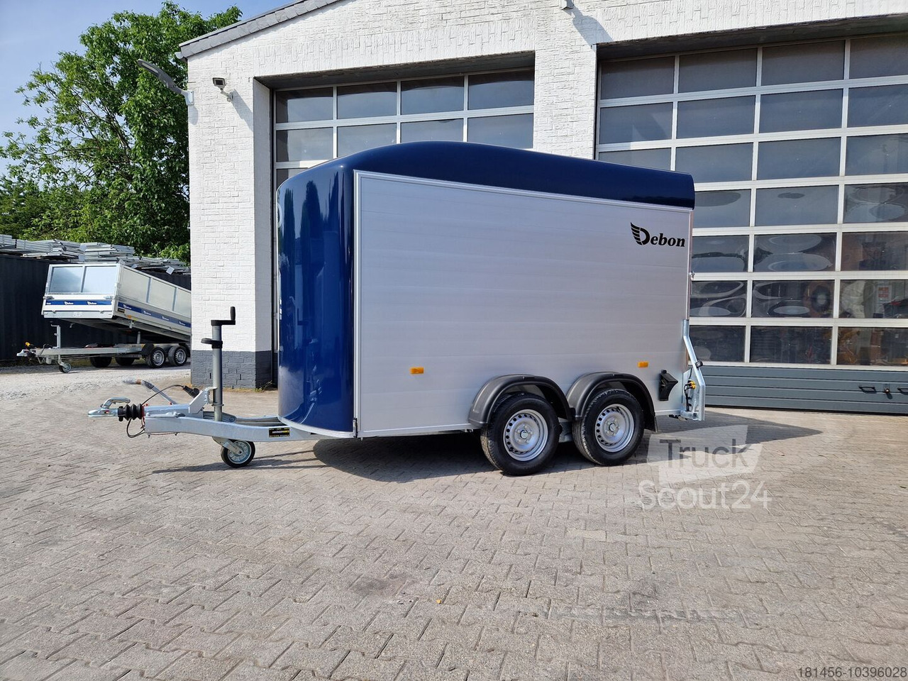 New Closed box trailer Cheval Liberté Debon Roadster 500 Cargo Heckrampe Poly royalblau Pullman 100km/H verfügbar: picture 2