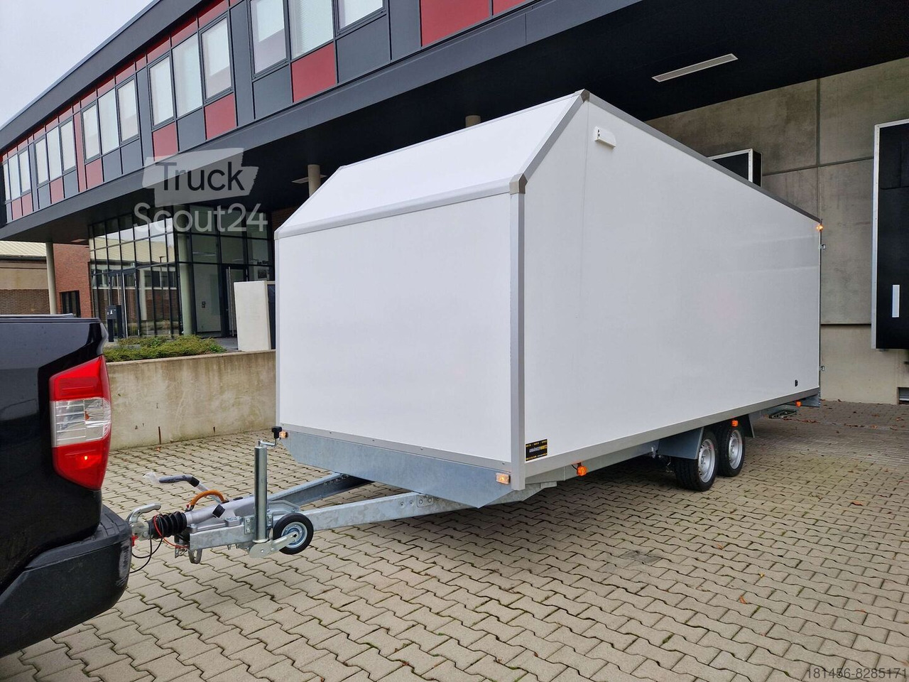 New Closed box trailer Großer Koffer aerodynamisch 615x215x200cm Seitentür 3500kg verfügbar: picture 11