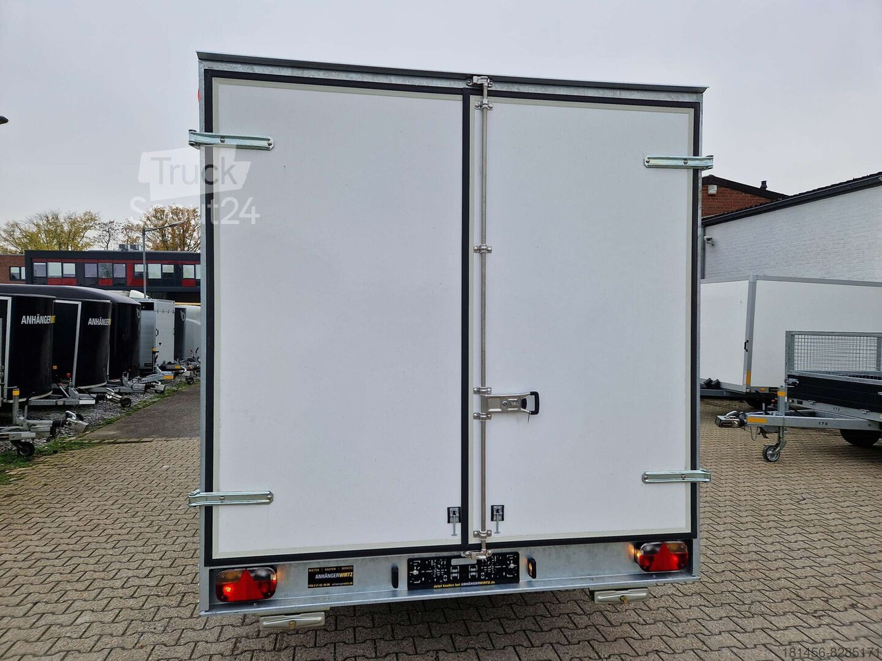 New Closed box trailer Großer Koffer aerodynamisch 615x215x200cm Seitentür 3500kg verfügbar: picture 12