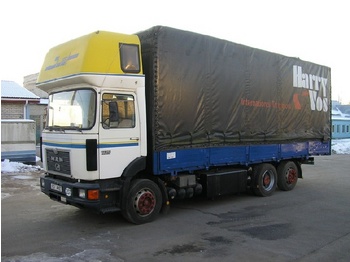 MAN 24.362 - Curtain side truck
