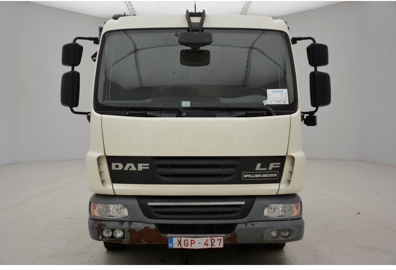 Dropside/ Flatbed truck DAF LF45.160: picture 2