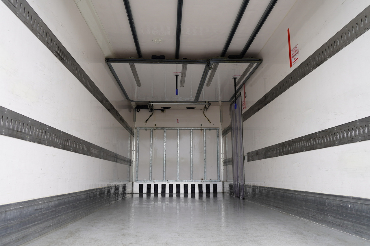 Refrigerator truck DAF LF 220 / 2-chamber bit-temperature refrigerator / 14t / 16 pallets: picture 17