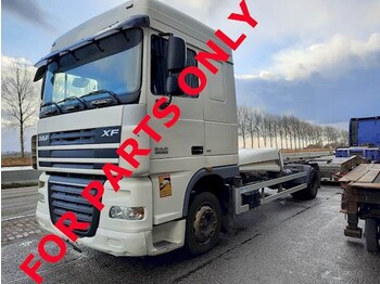 Container transporter/ Swap body truck DAF XF105.410: picture 1