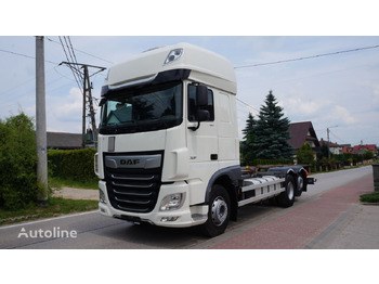 Container transporter/ Swap body truck DAF XF 106 450