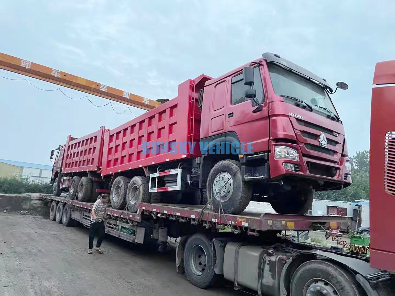 Tipper for transportation of bulk materials HOWO 6X4 400/430HP Tipper Truck: picture 9