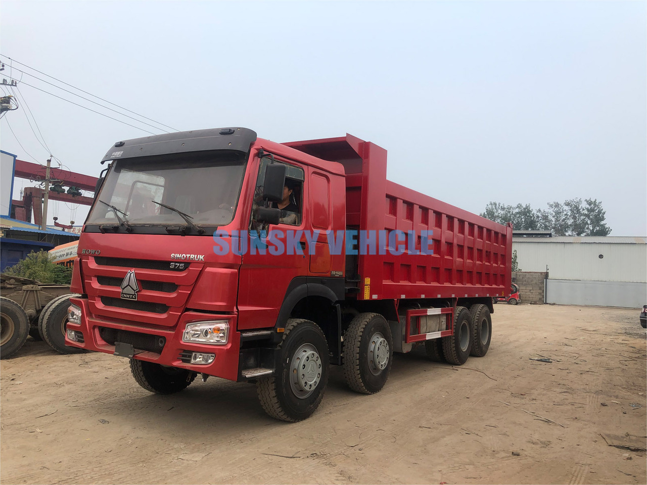 Tipper for transportation of bulk materials HOWO 8x4 NX430 Dump Truck: picture 9
