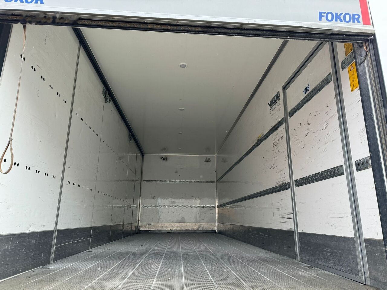 Box truck IVECO EUROCARGO 150E22P: picture 8