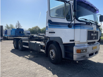 Cab chassis truck MAN 26.403