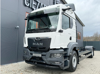 Cab chassis truck MAN TGS 18.470