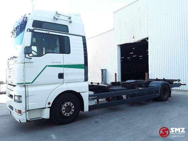 Container transporter/ Swap body truck MAN TGA 18.430: picture 6