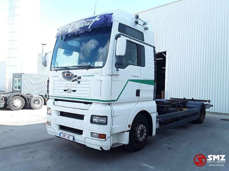 Container transporter/ Swap body truck MAN TGA 18.430: picture 4