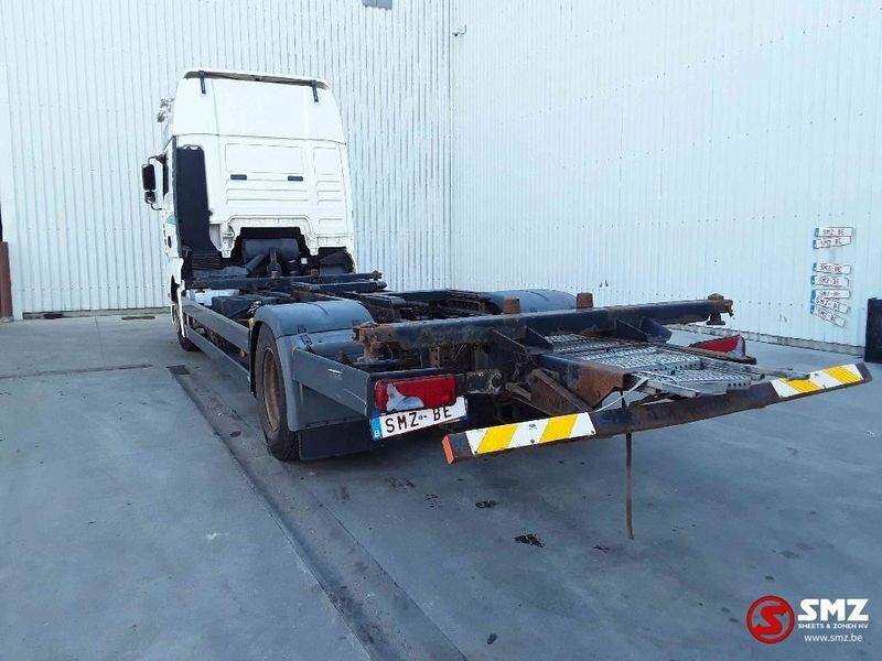 Container transporter/ Swap body truck MAN TGA 18.430: picture 12