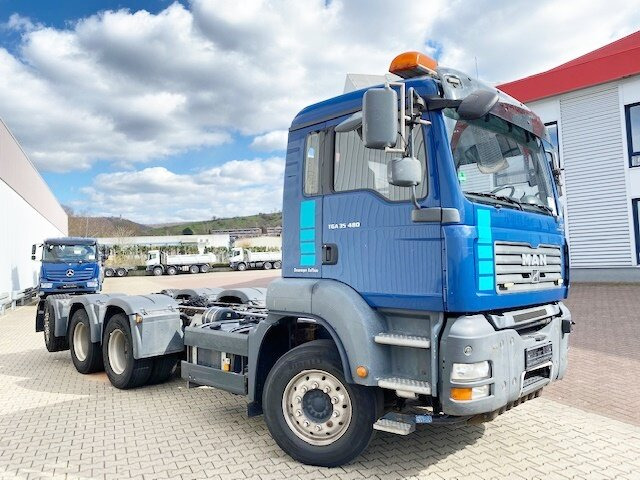 Cab chassis truck MAN TGA 35.480 8x4-4 BL TGA 35.480 8x4-4 BL, Lift-/Lenkachse: picture 9