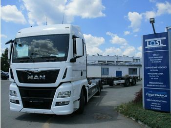 Container transporter/ Swap body truck MAN TGX26.480 6x2 BDF + Krone: picture 1